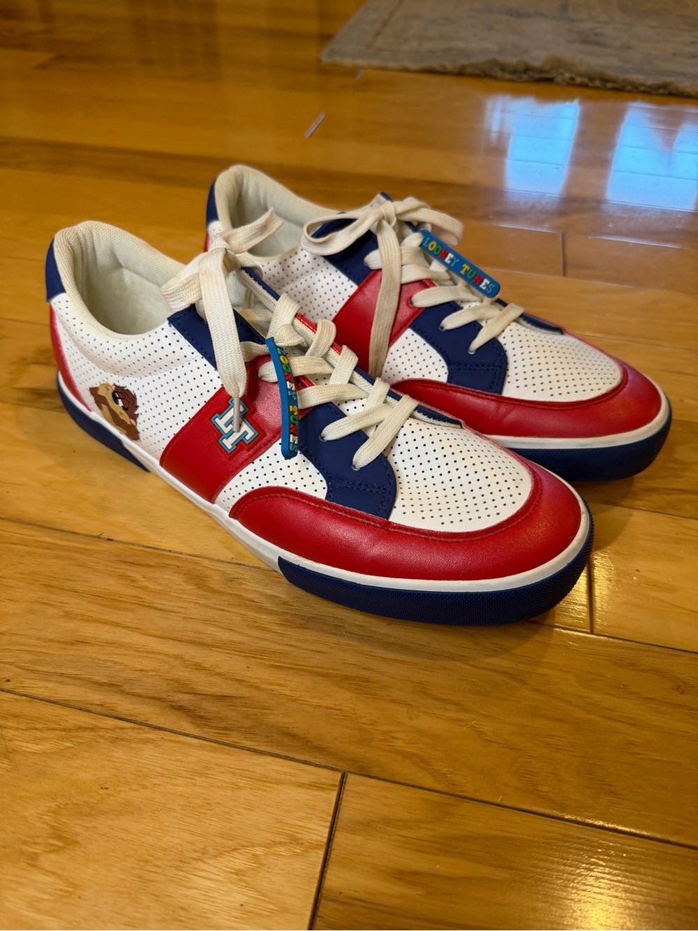 GroundUp Looney Tunes Sneakers Men’s Size 12 Bugs Bunny Taz Sylvester Red White